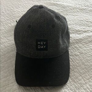 Heyday Black and Gray Patterned Cap